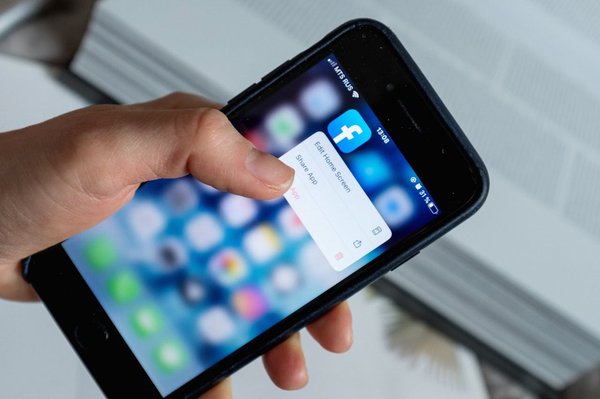 Comment optimiser les paramètres de votre smartphone pour une utilisation en basse lumière?